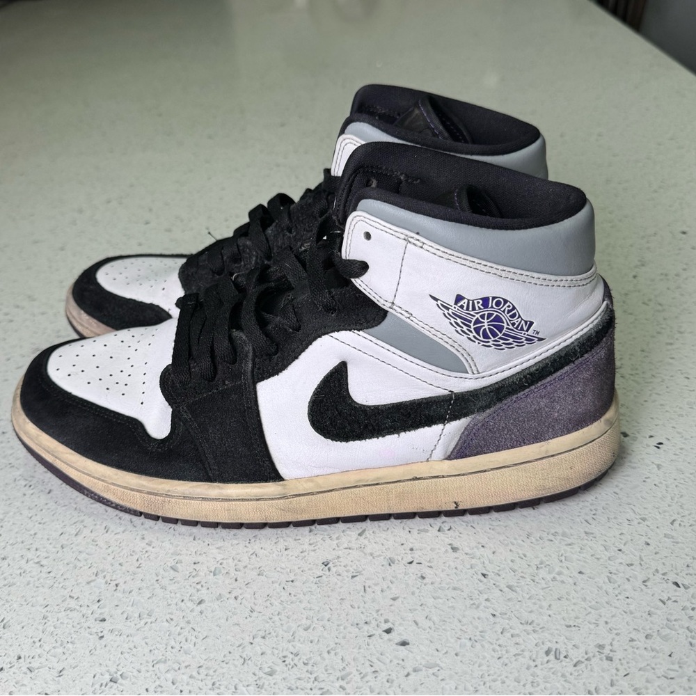 Nike Air Jordan 1 Mid Mens Size 8.5